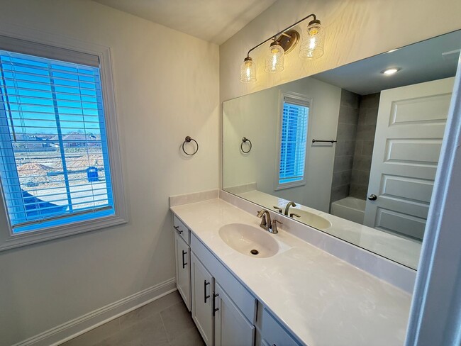 Building Photo - 7436 Newbury Dr