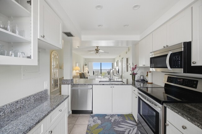 Building Photo - 6322 Palma Del Mar Blvd S