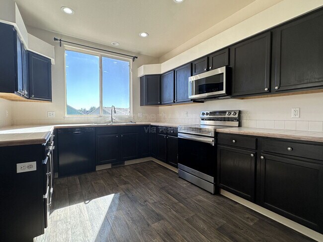 Building Photo - 8131 Oliver Rd