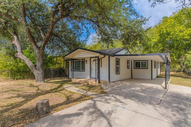 Building Photo - 5807 Mayo Dr