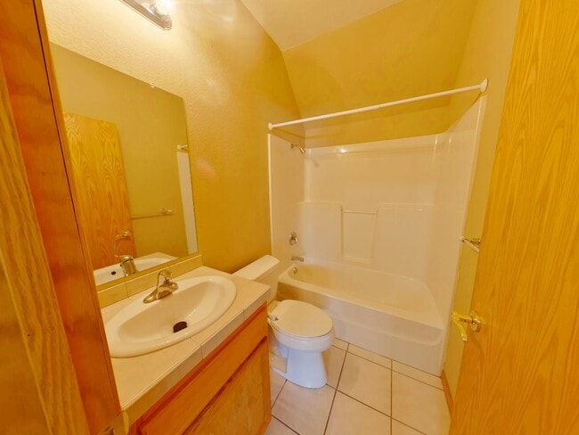 Building Photo - 720 NW 2nd St