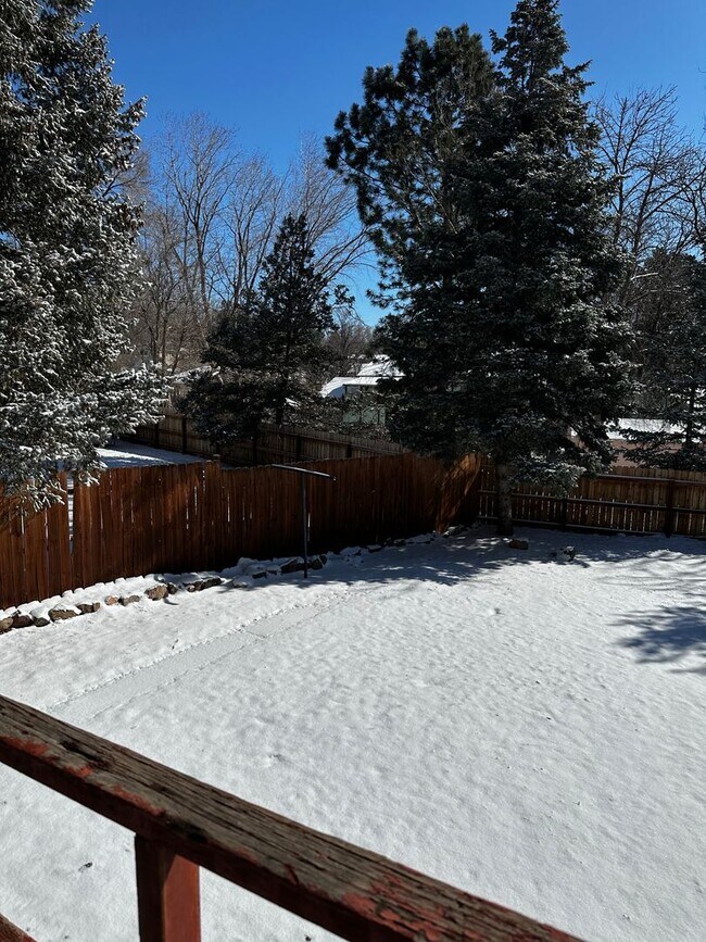 Building Photo - READY NOW!! Fantastic 4-bedroom,2 bath 1 car garage!