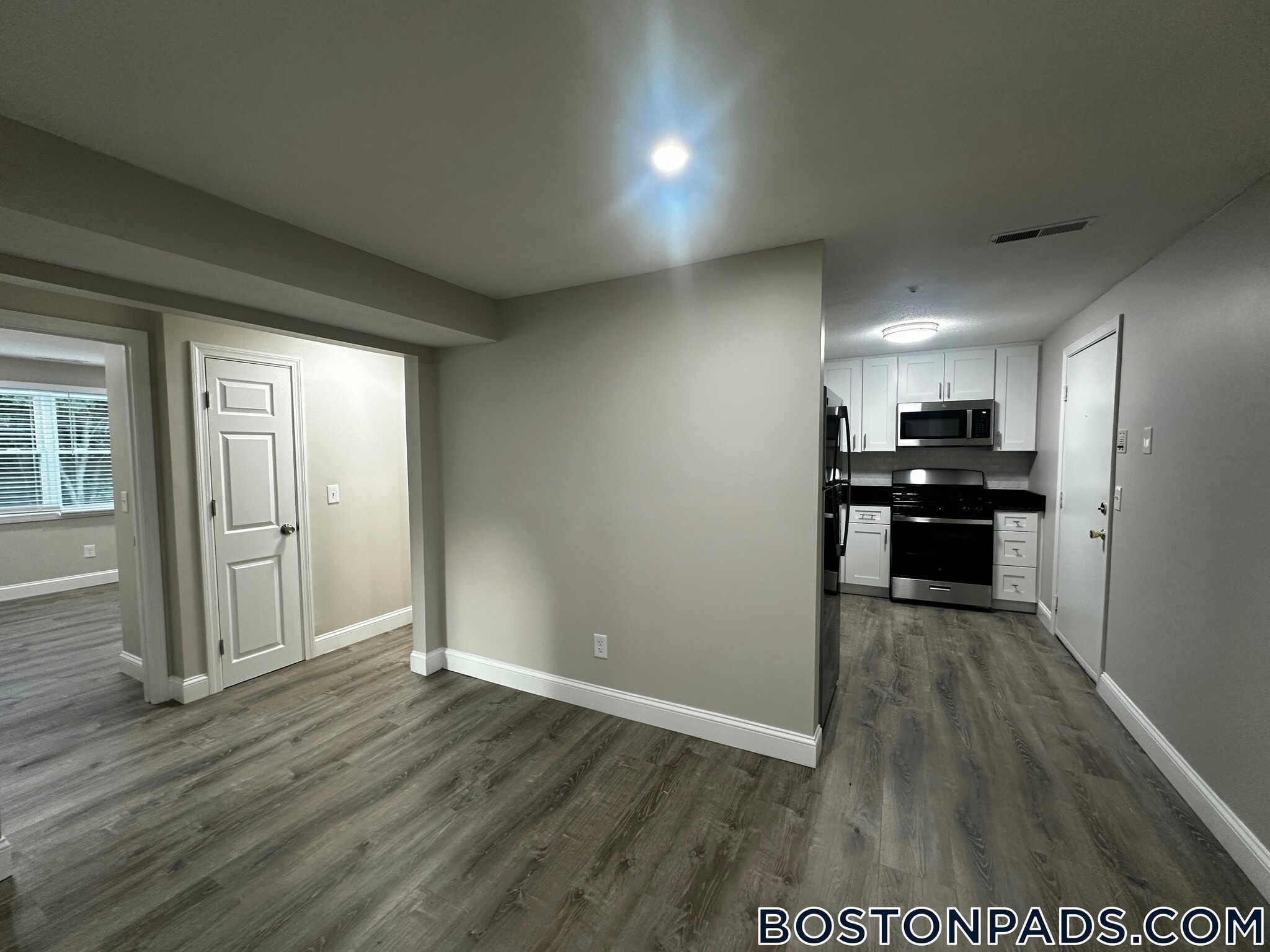 Building Photo - 25 Kenmar Dr
