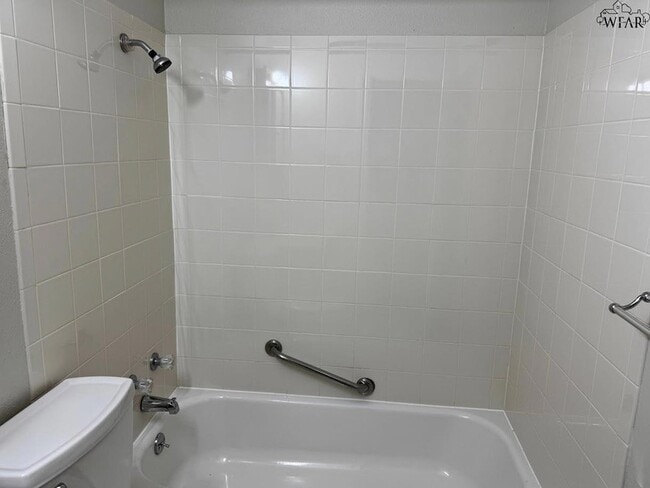 Building Photo - 4610 N Eden Hills Cir