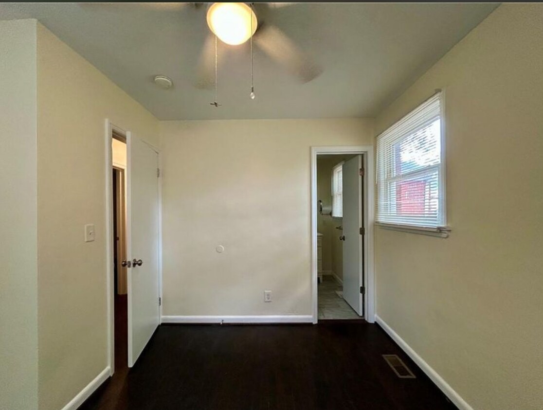 Building Photo - 6429 Tuttle Ave