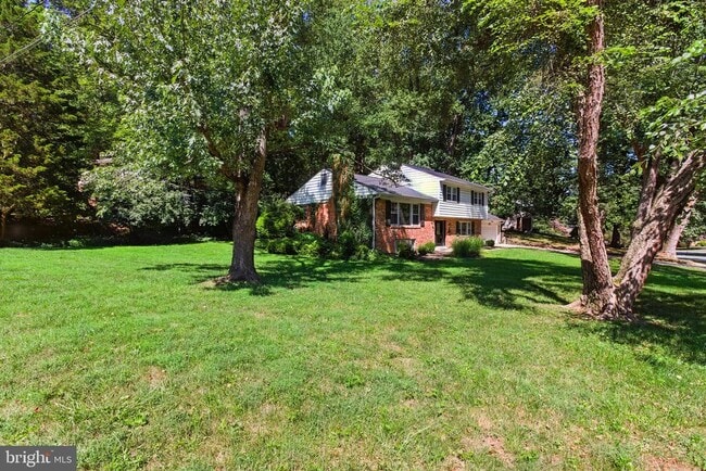 Building Photo - 9104 Hamilton Dr