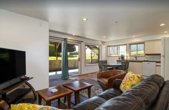 Building Photo - 113 Chelan View Dr