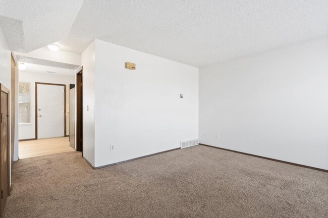 Building Photo - 902 Hersinger Pl