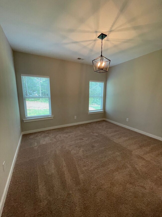 Building Photo - Home for Rent in Weaver, AL!!! View with 4...