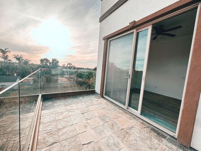 Building Photo - Palatial 6 Bed in Olde Carlsbad with Ocean Views and Roof Top deck, 1 mile to the Beach!!