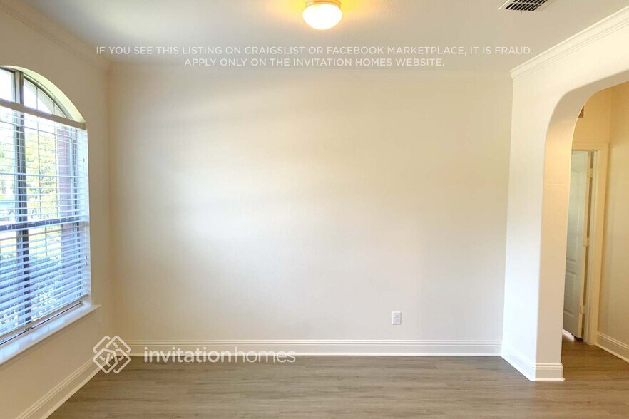 Building Photo - 721 W Talon Dr