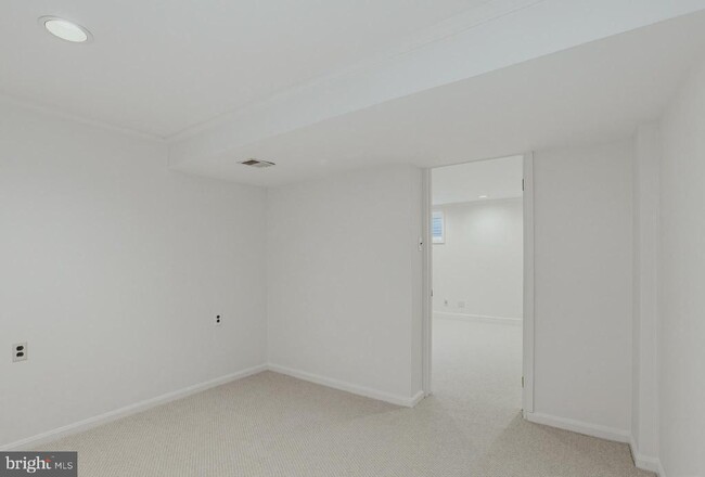 Building Photo - 7607 Maryknoll Ave