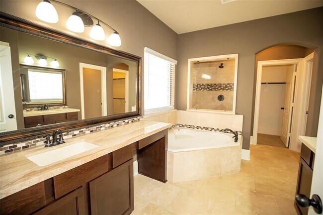 Building Photo - 21325 Kings Guild Ln