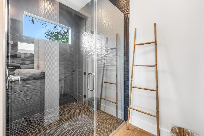 Building Photo - 789 109th Ave N