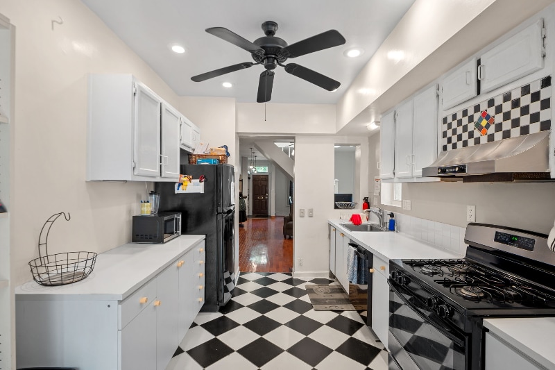 Building Photo - 1357 E St SE