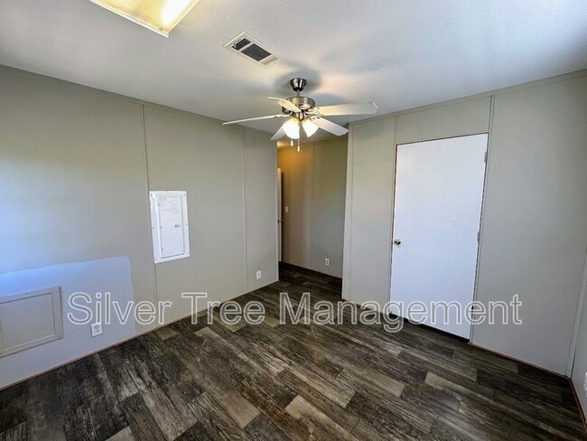 Building Photo - 260 Lark Meadow Dr