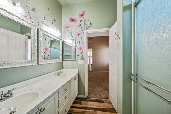 Building Photo - 2992 E Blue Ridge Way