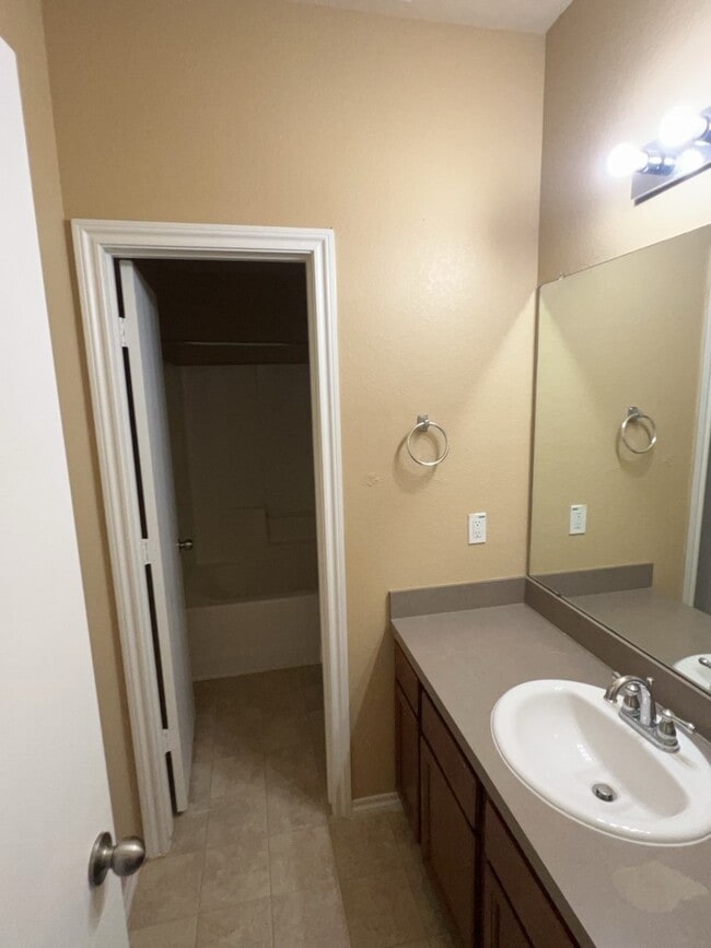 Building Photo - 808 Katydid Ct