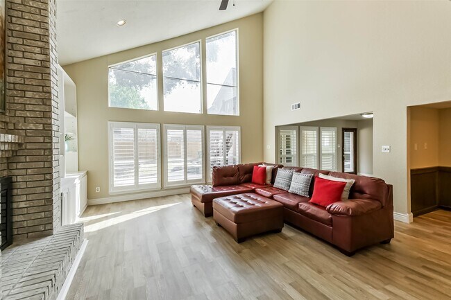 Building Photo - 3911 Cherry Forest Dr