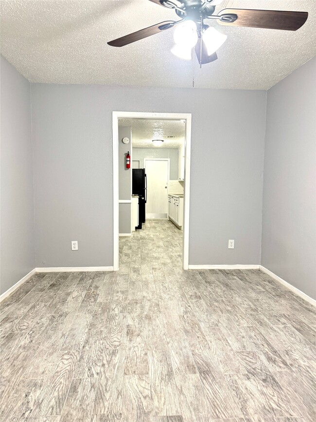 Building Photo - 4515 Oxford St