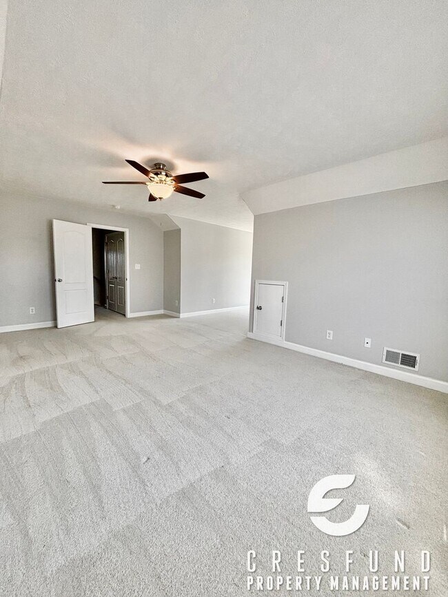 Building Photo - CHARMING 3 BEDROOM READY FOR MOVE IN TODAY!