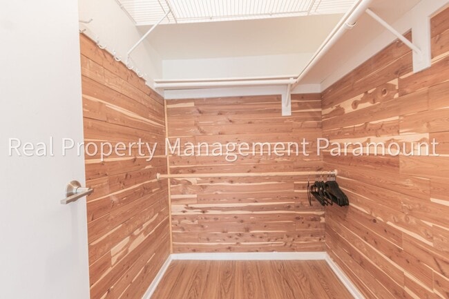 Building Photo - Spectacular 2 Bedroom, 2 Bath Condo with L...