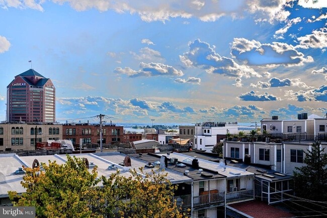 Building Photo - 1108 Baylis St