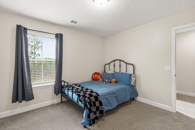 Building Photo - Like New Construction in Ludowici