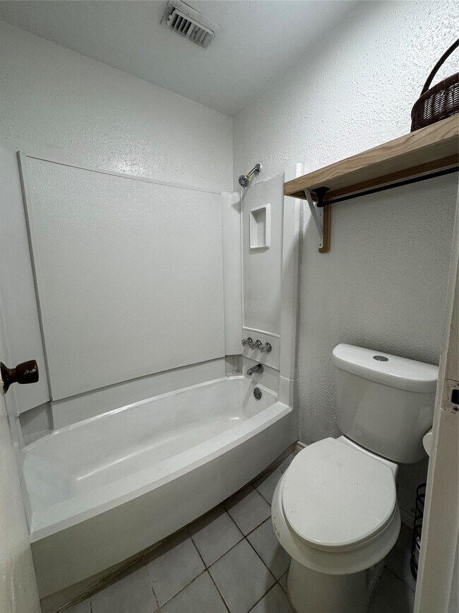Building Photo - 9536 Pagewood Ln