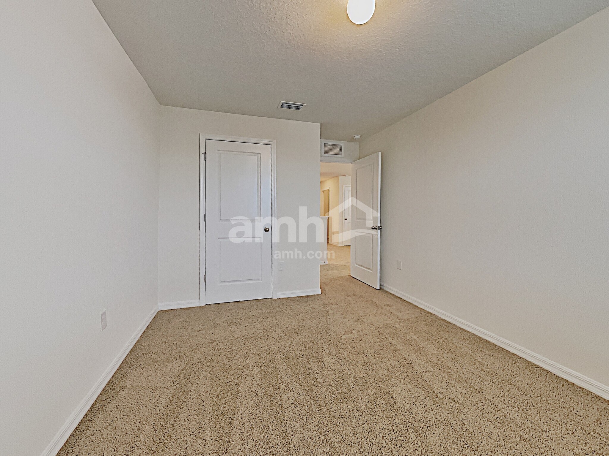 Building Photo - 10316 Flathead Dr