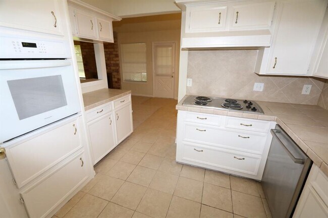 Building Photo - 9846 Sagepike Dr