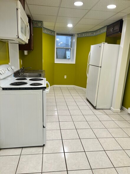 Building Photo - 50 Grand St