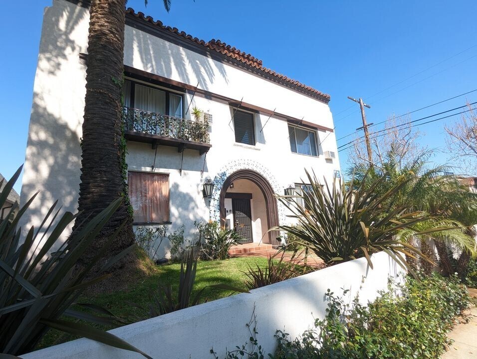 Building Photo - 1303 Cloverdale Ave