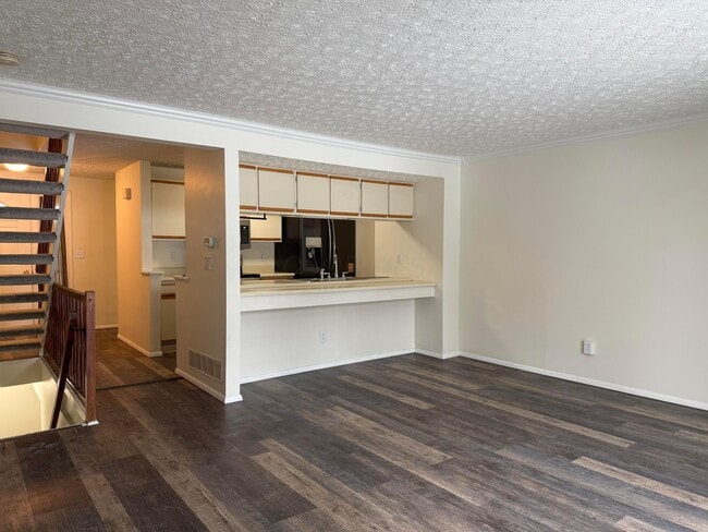 Building Photo - 6706 Manring Ct