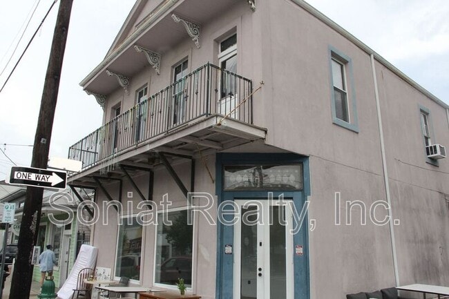 Building Photo - 4501 Magazine St