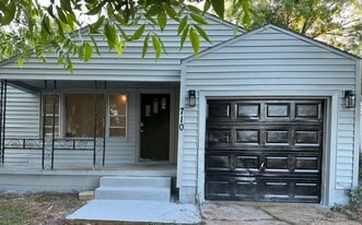 Building Photo - 710 S 11th St