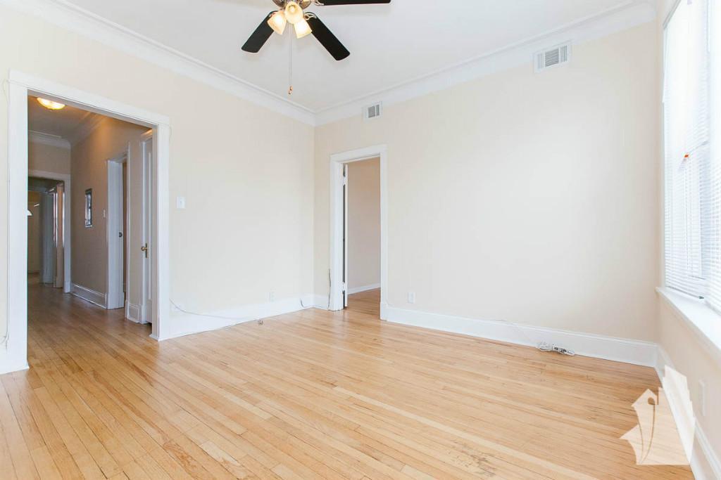 Building Photo - 3058 N Greenview Ave