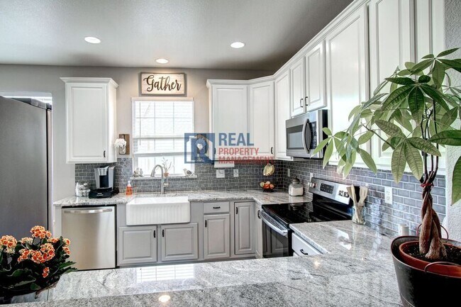 Building Photo - 563 Lost Valley Point