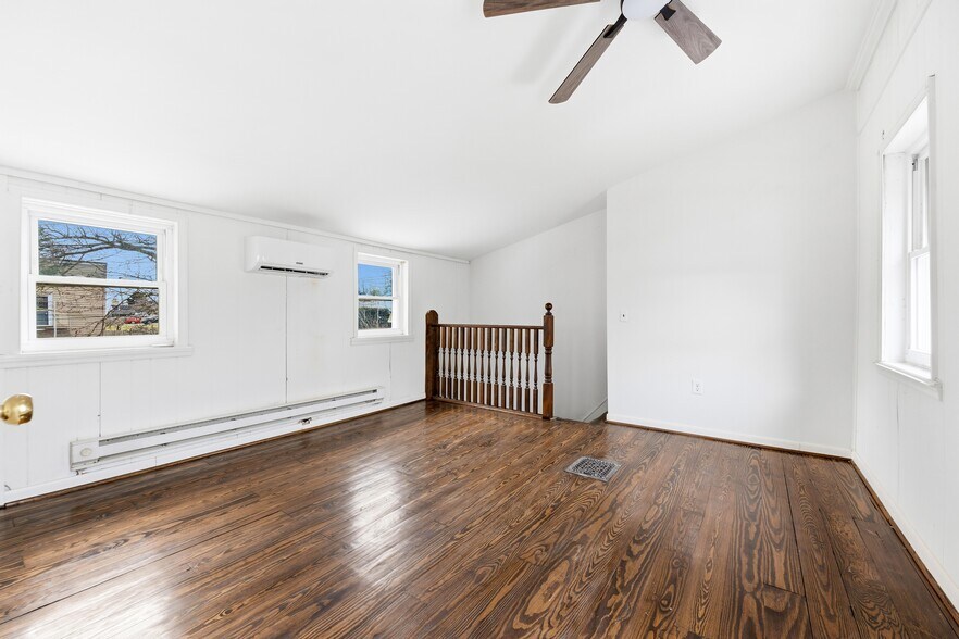 Building Photo - 3110 Main St