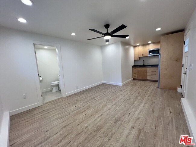 Building Photo - 2739 Dorman St