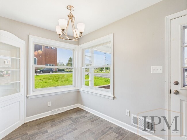 Building Photo - Available Now - 2 Bedroom located in Centr...