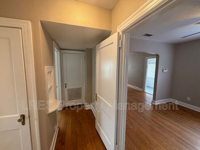 Building Photo - 1523 E Concord St