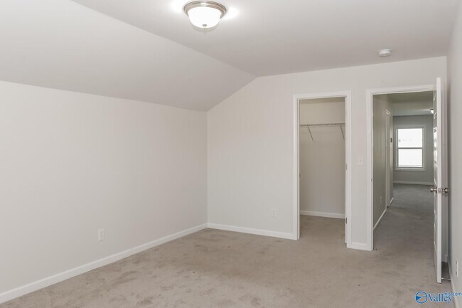 Building Photo - 227 Balota St