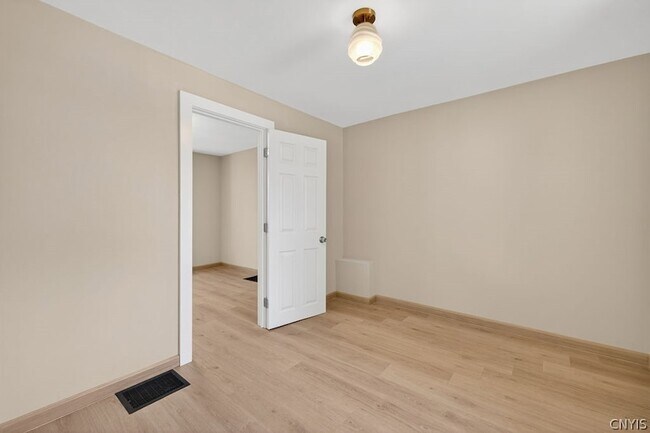 Building Photo - 423 Wendell Terrace