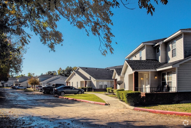 Primary Photo - Garden Gate Apartments