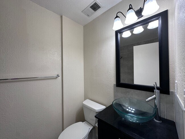 Building Photo - Stunning 3/2 Cambrian / Los Gatos border, ...
