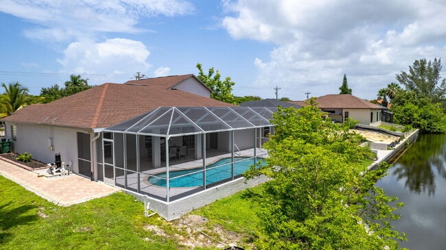 Building Photo - 2211 Surfside Blvd