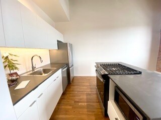 Building Photo - 112 SE 4th St