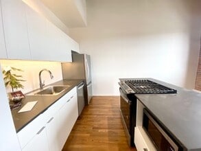 Building Photo - 112 SE 4th St