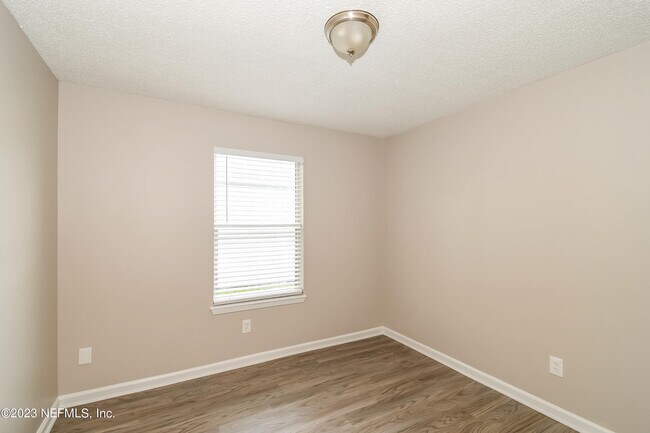 Building Photo - 5118 Somerton Ct